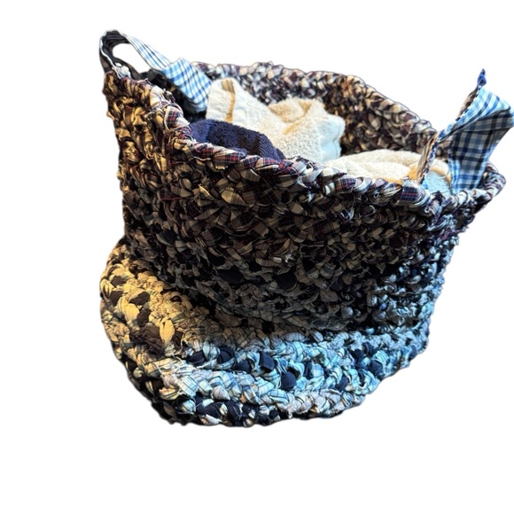 Decorative basket - Picture 4 of 9